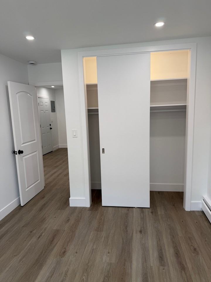 4202 Oneida Ave - Photo 5 of 10