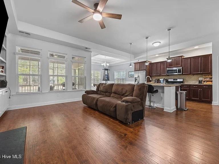 140 Michie Pl - Photo 5 of 20