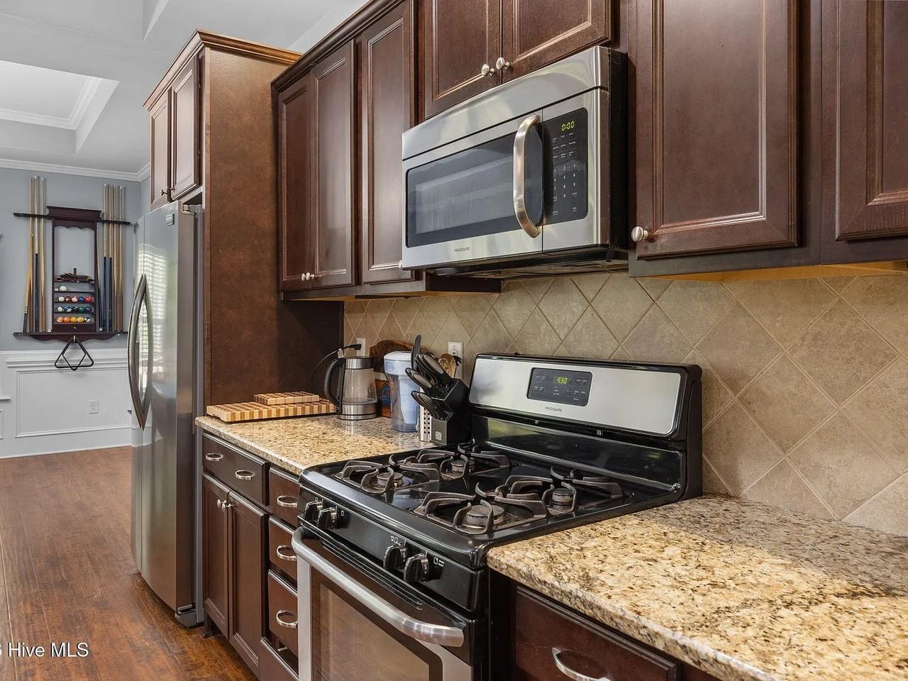 140 Michie Pl - Photo 7 of 20