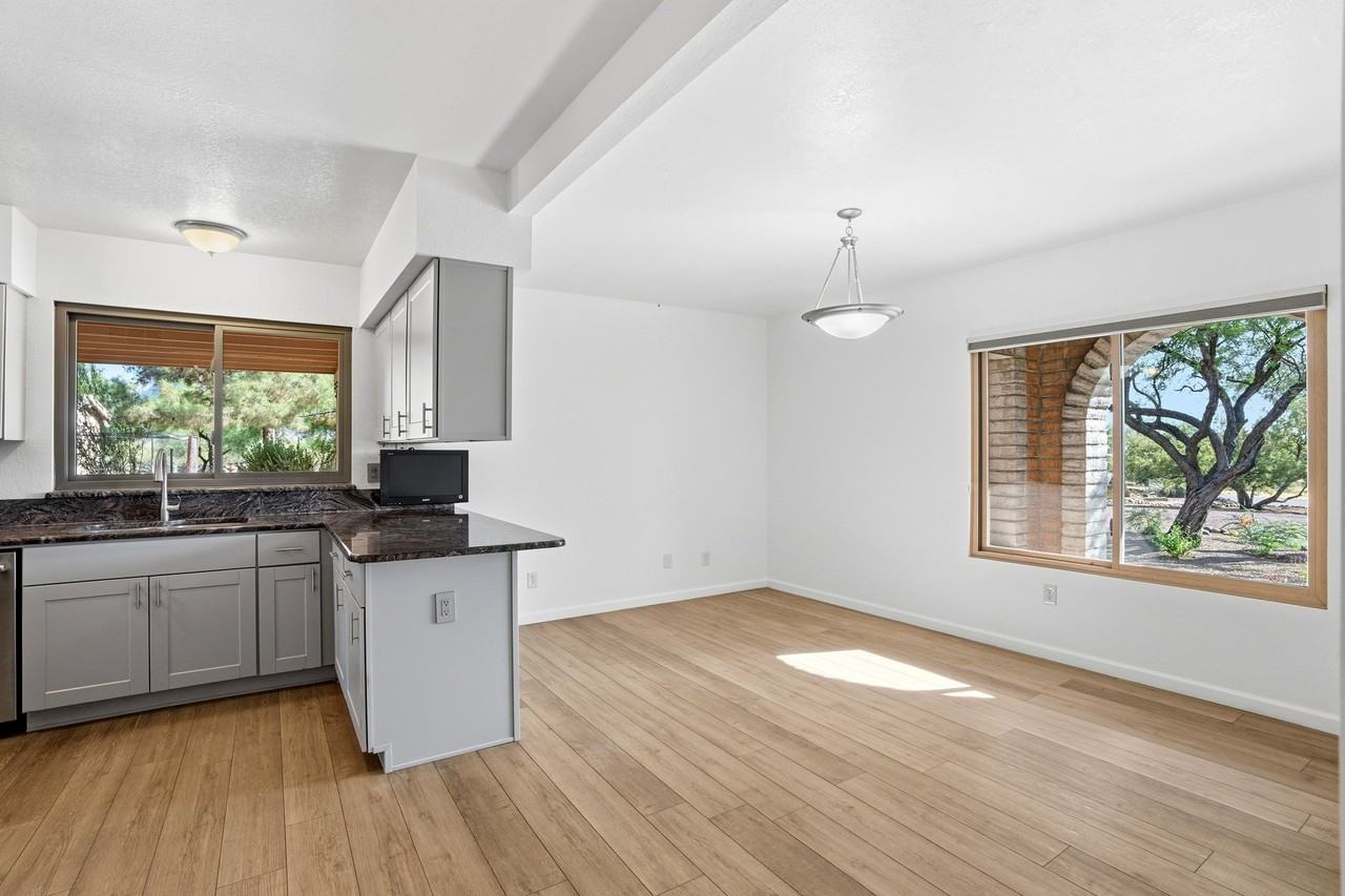 11910 N Joi Dr - Photo 7 of 20