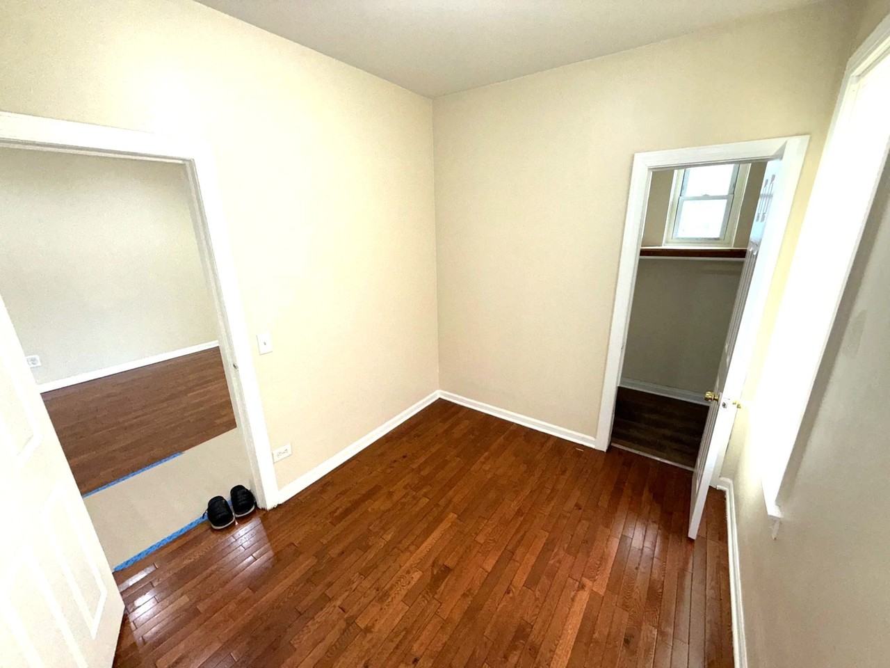 7423 S Saint Lawrence Ave - Photo 3 of 16