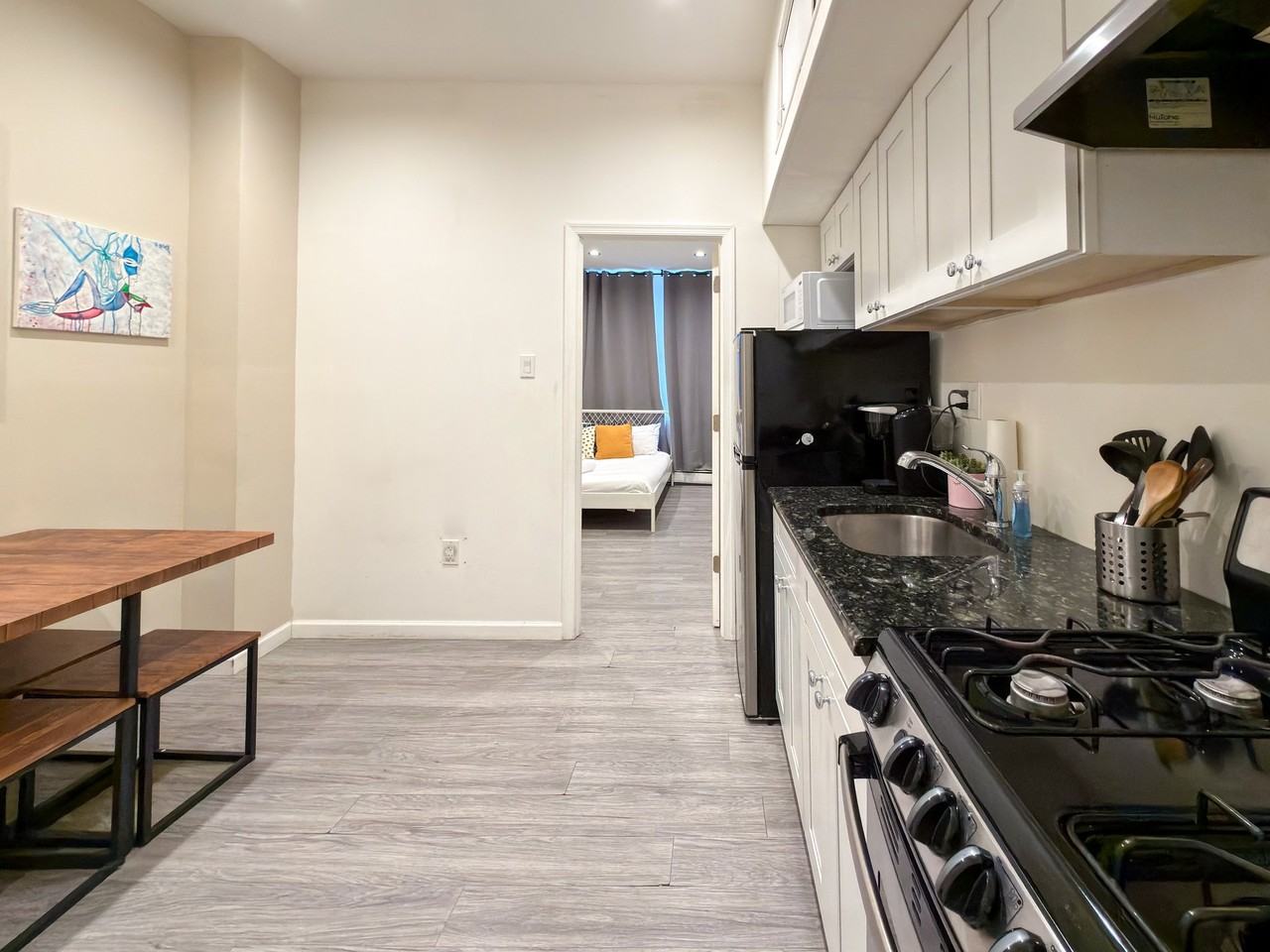 2402 Spruce St #1F - Photo 6 of 18