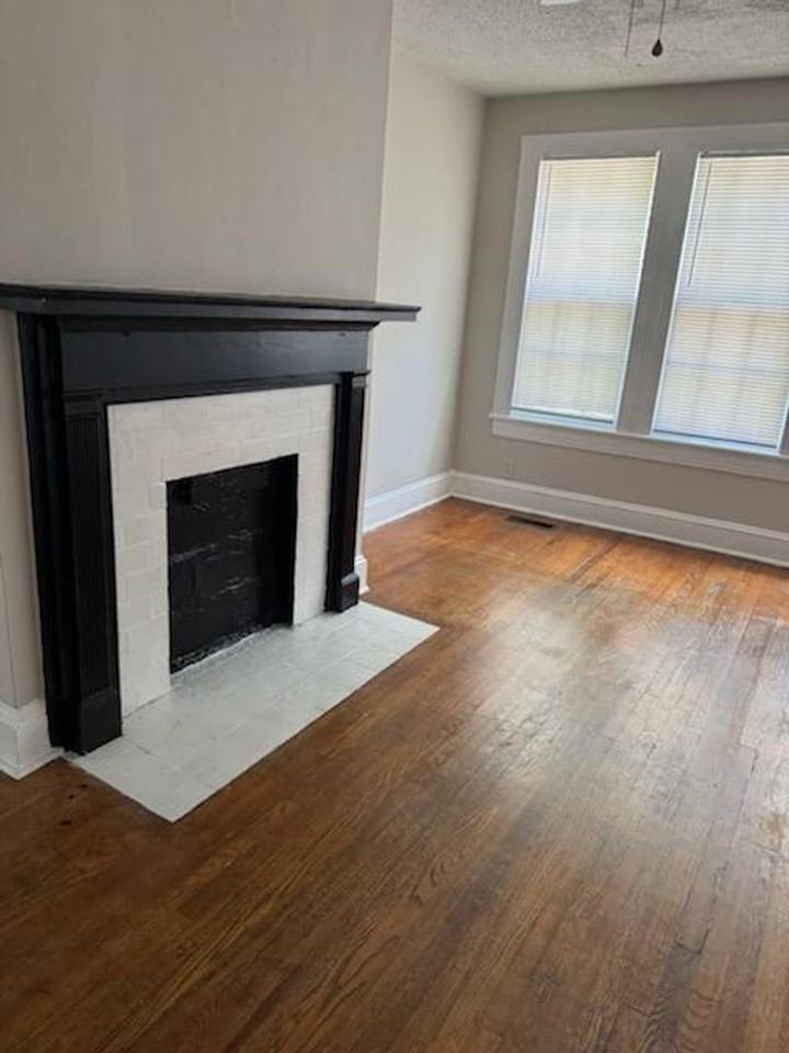 1202 E 2nd St - Photo 2 of 8