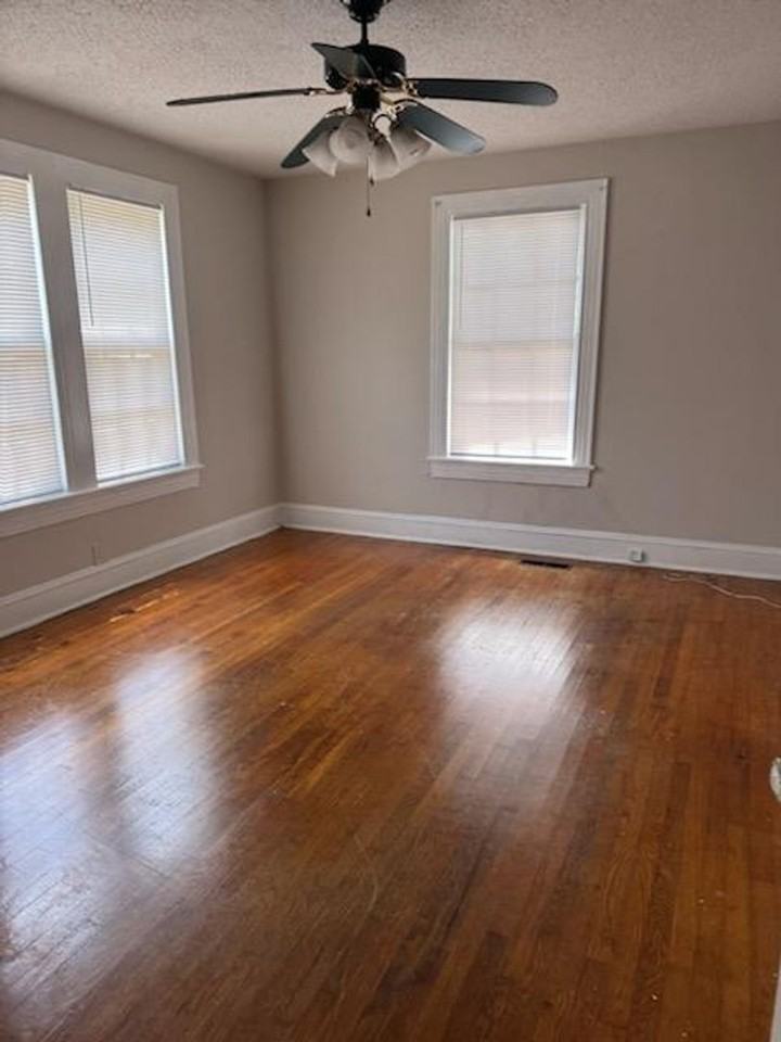1202 E 2nd St - Photo 6 of 8