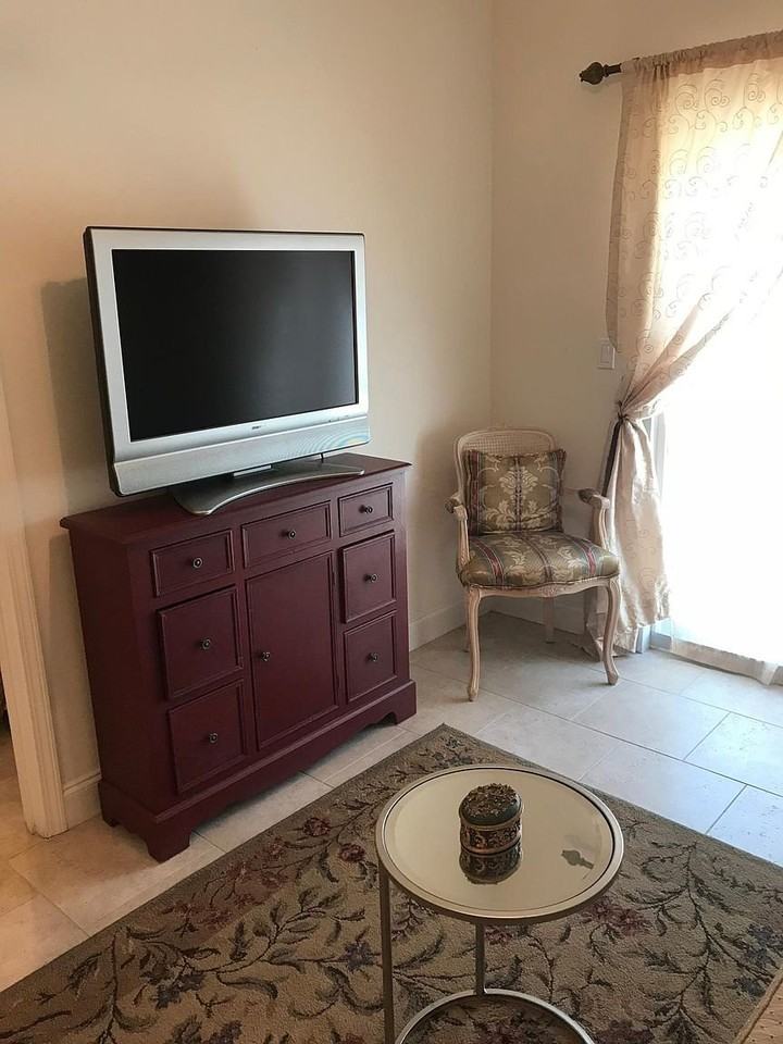 411 W Intendencia St - Photo 3 of 12