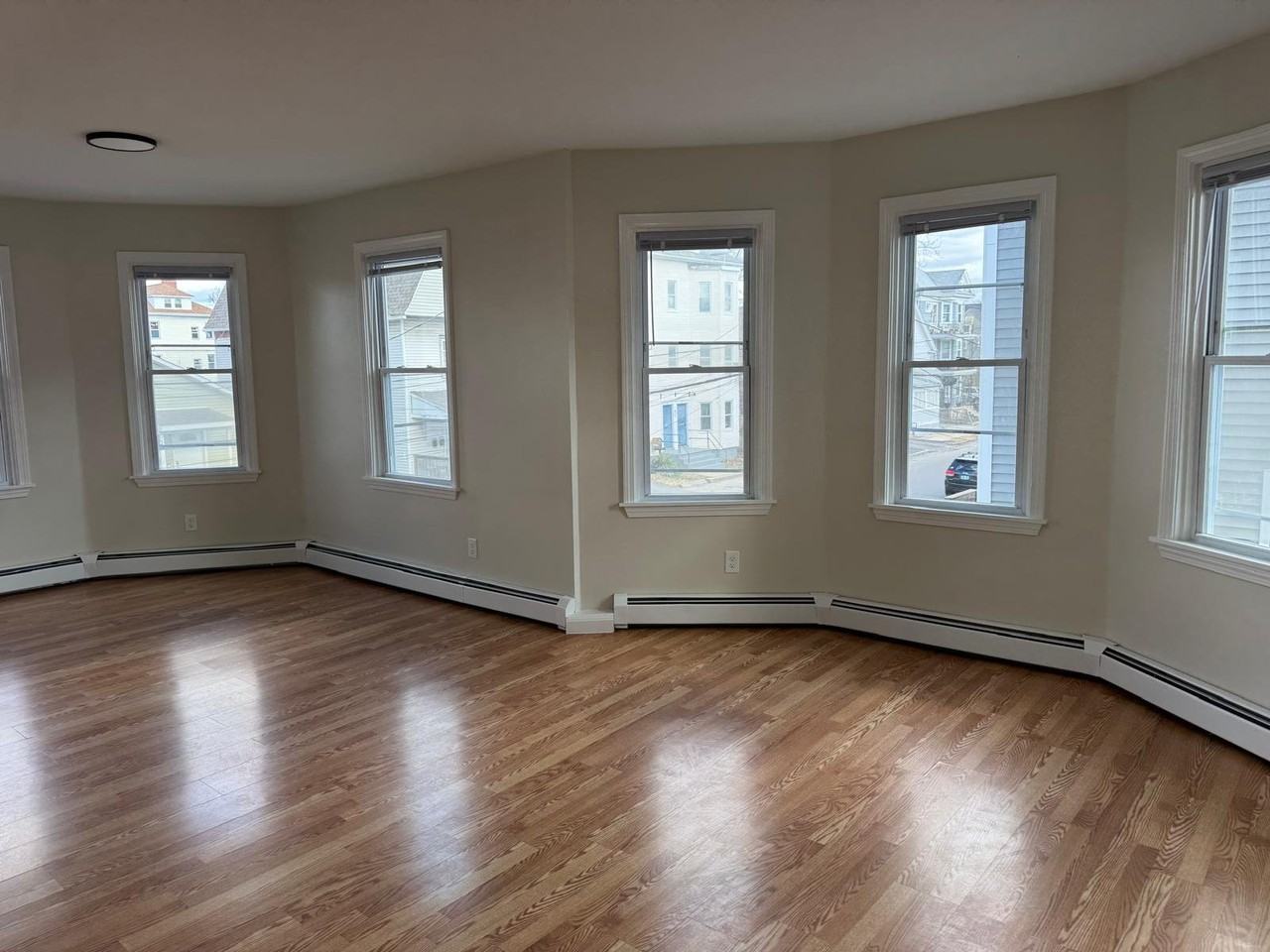 31 Linwood Ave #2 - Photo 2 of 7