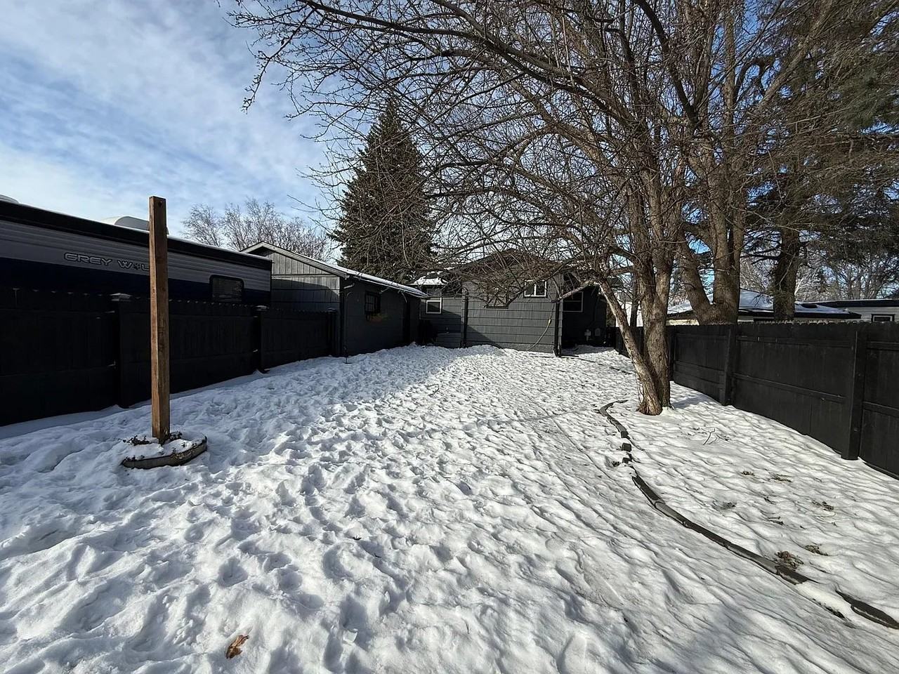 240 Kneale Ave N - Photo 4 of 20