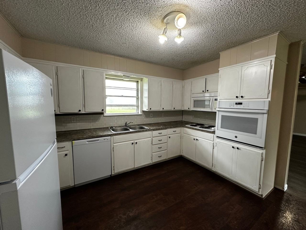 179 Weldon Dr - Photo 7 of 18