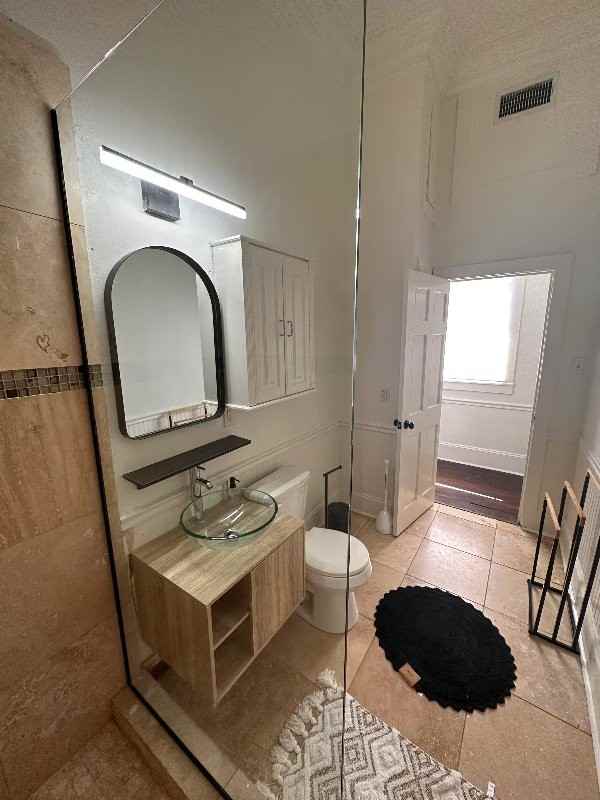 1300 Governor Nicholls St #2B - Photo 3 of 8