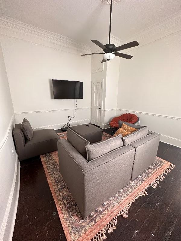 1300 Governor Nicholls St #2B - Photo 5 of 8