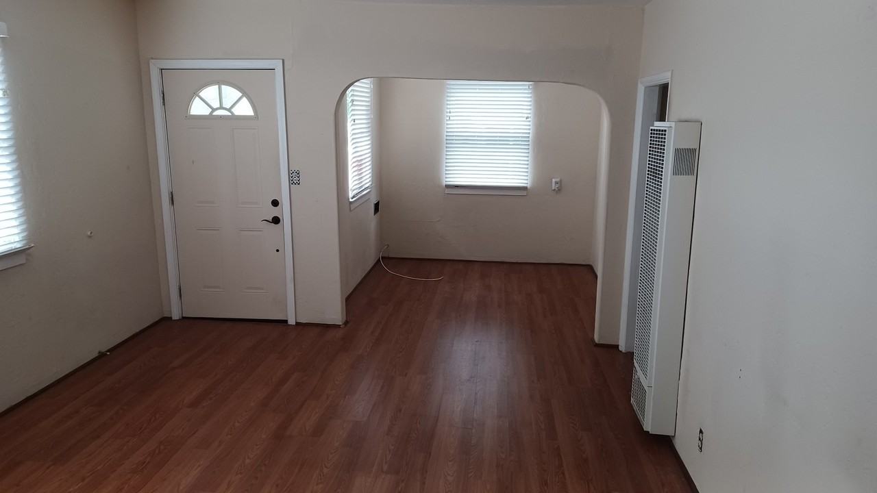 4567 Marlborough Dr - Photo 2 of 11