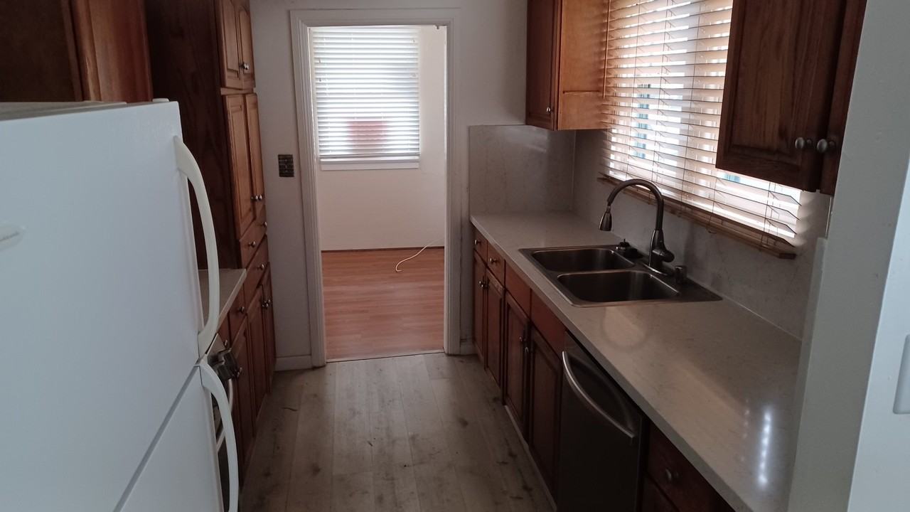 4567 Marlborough Dr - Photo 6 of 11