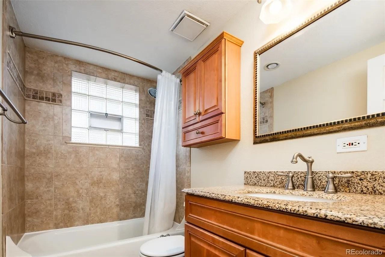 2042 S Josephine St #3 - Photo 5 of 12