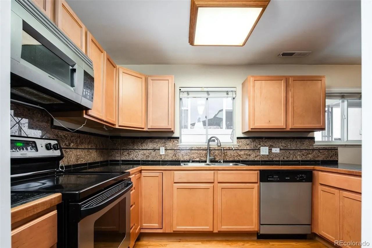 2042 S Josephine St #3 - Photo 7 of 12