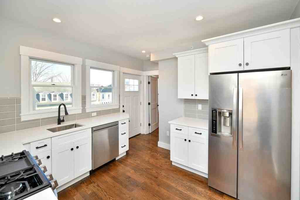8 Chestnut Ave #3 - Photo 5 of 12