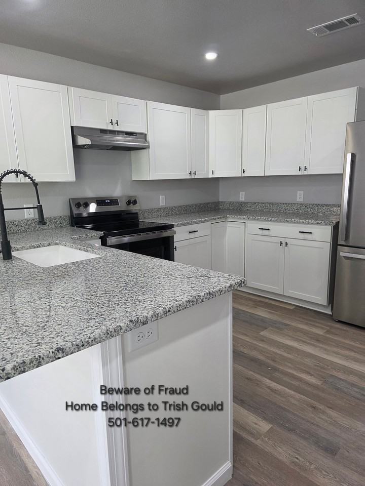 429 Oaklawn St - Photo 4 of 9