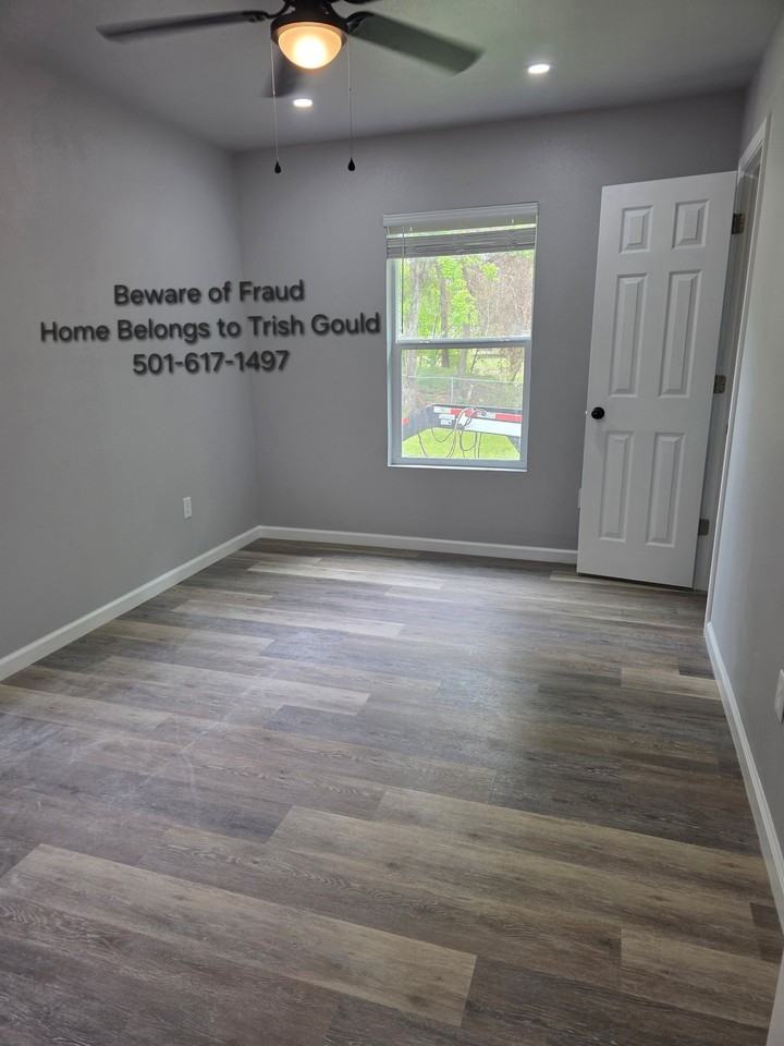 429 Oaklawn St - Photo 5 of 9