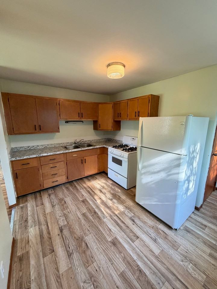 2244 Northridge Ln - Photo 3 of 8