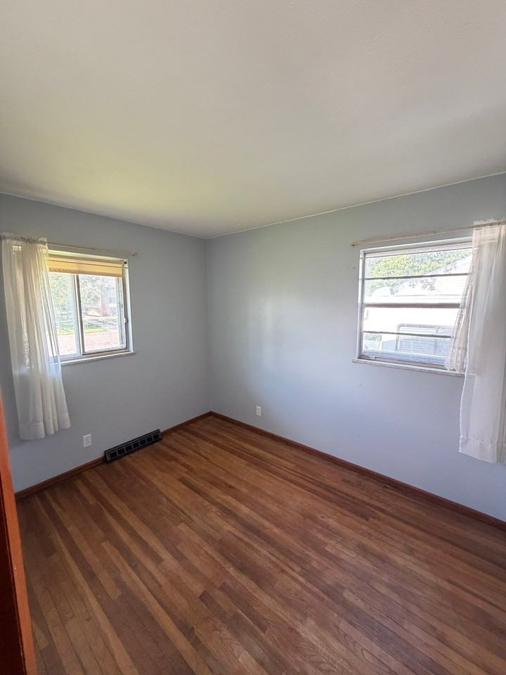 2244 Northridge Ln - Photo 4 of 8