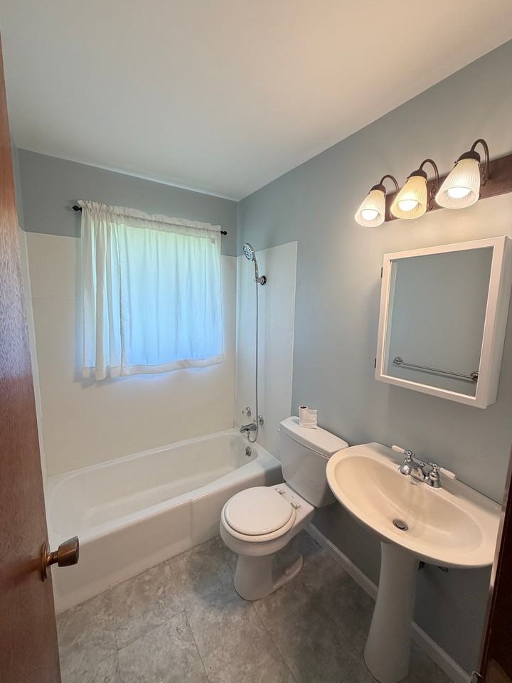 2244 Northridge Ln - Photo 7 of 8