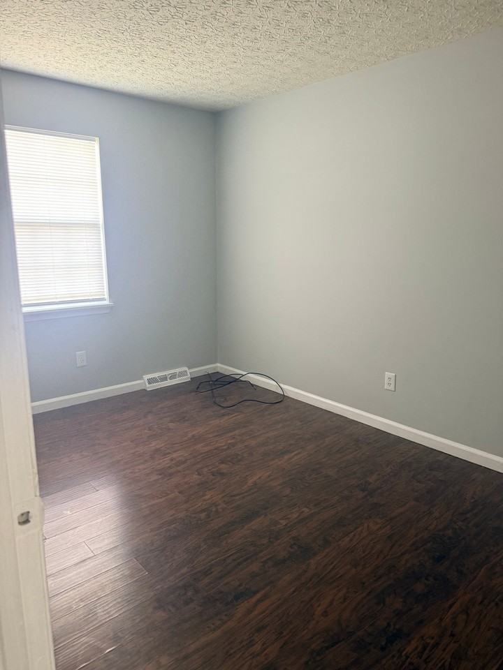 16 Duiguid Dr - Photo 5 of 7