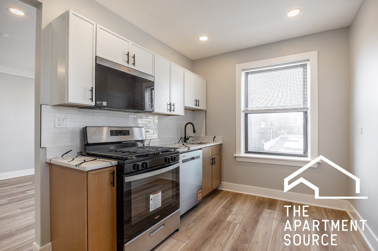 6148 N Francisco Ave #3D
