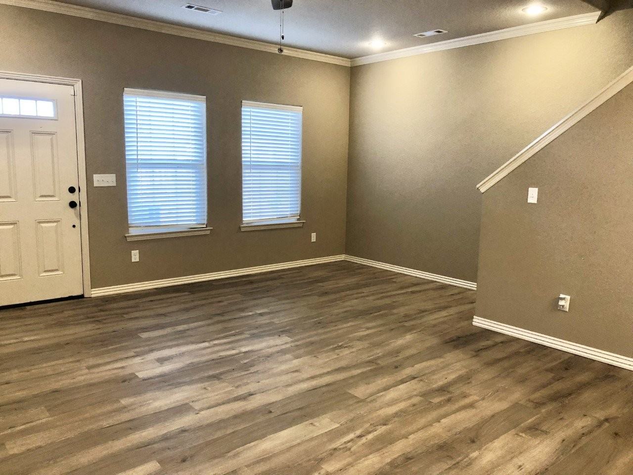 893 W North St - Photo 5 of 18