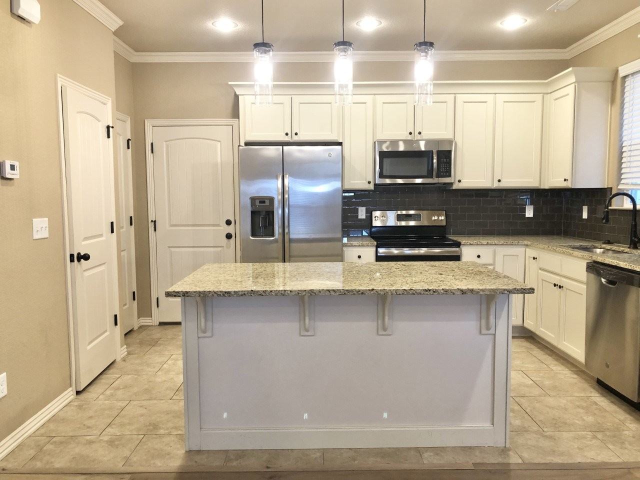 893 W North St - Photo 6 of 18