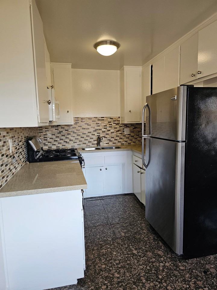 3701 Emerald St #12 - Photo 2 of 23