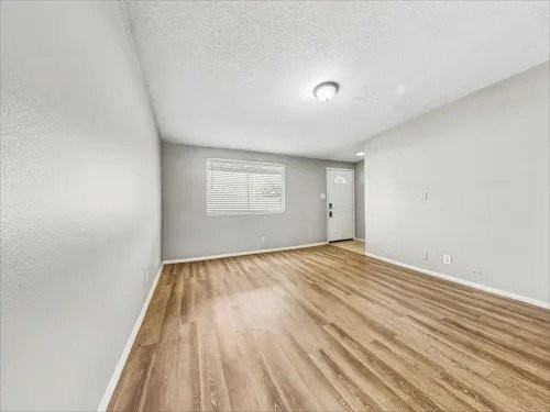 8831 W Northview Ave - Photo 5 of 16