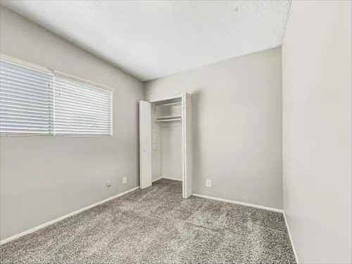 8831 W Northview Ave - Photo 7 of 16