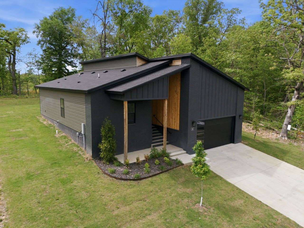 59 Cromarty Dr - Photo 2 of 20