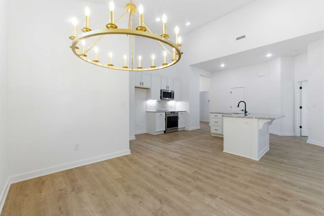 59 Cromarty Dr - Photo 5 of 20