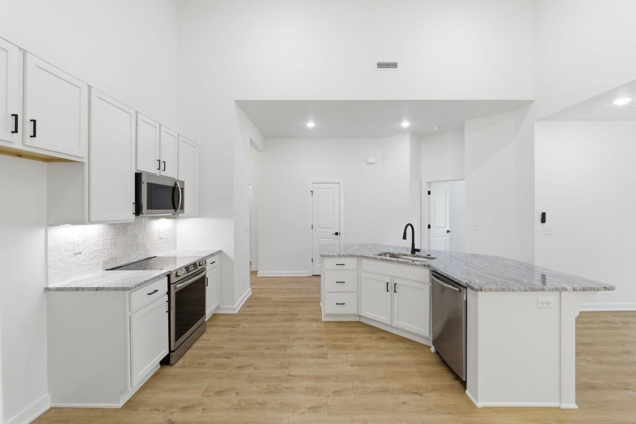 59 Cromarty Dr - Photo 7 of 20