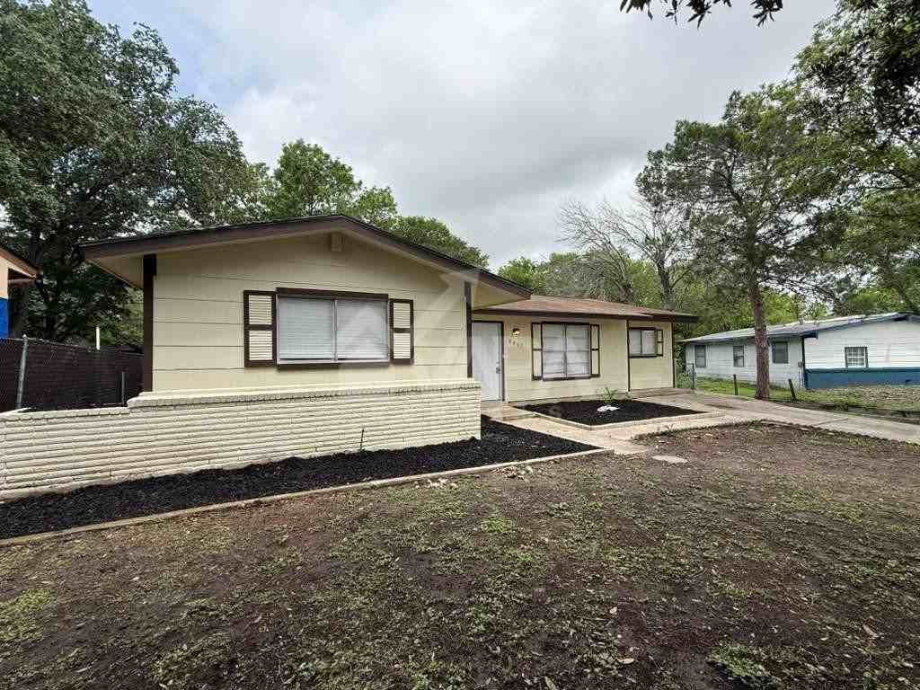 6407 Greencastle St - Photo 2 of 20