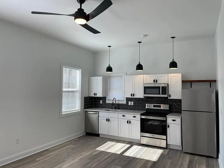 431 Blackford St #2 - Photo 6 of 12