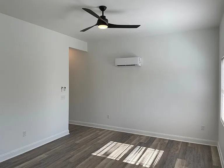 431 Blackford St #2 - Photo 7 of 12