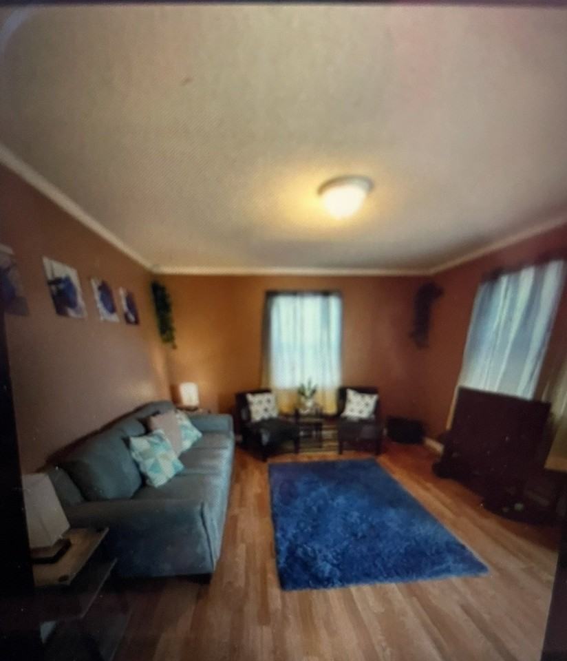 101 Virginia St - Photo 3 of 11