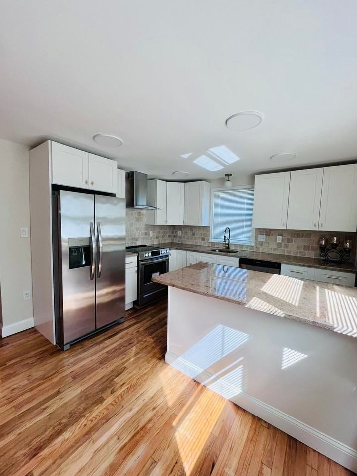 340 Maple St #A - Photo 2 of 11