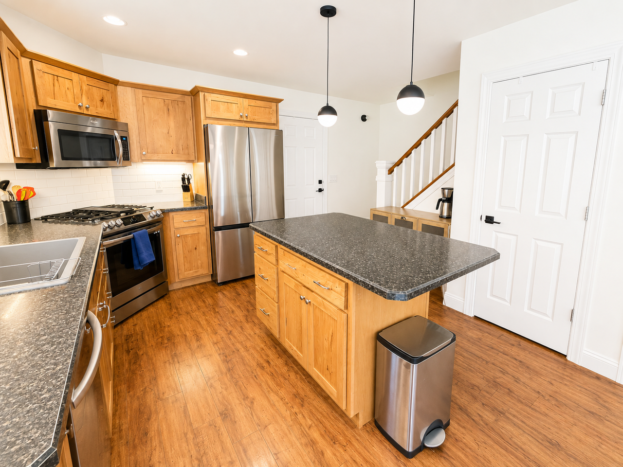 5313 Golden Hollow Rd - Photo 3 of 31