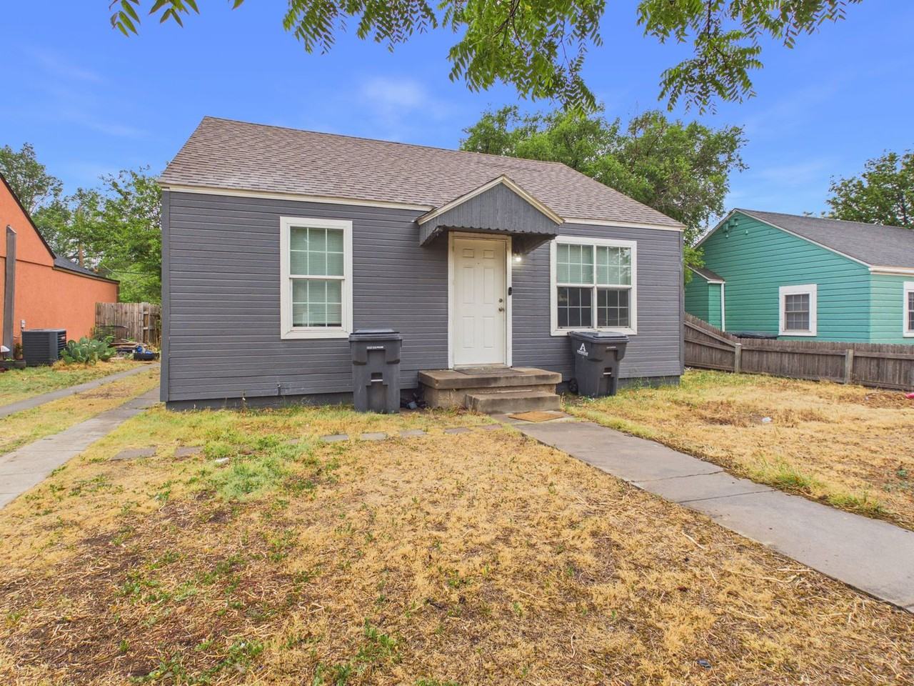 1209 Sw 20th Ave - Photo 4 of 4