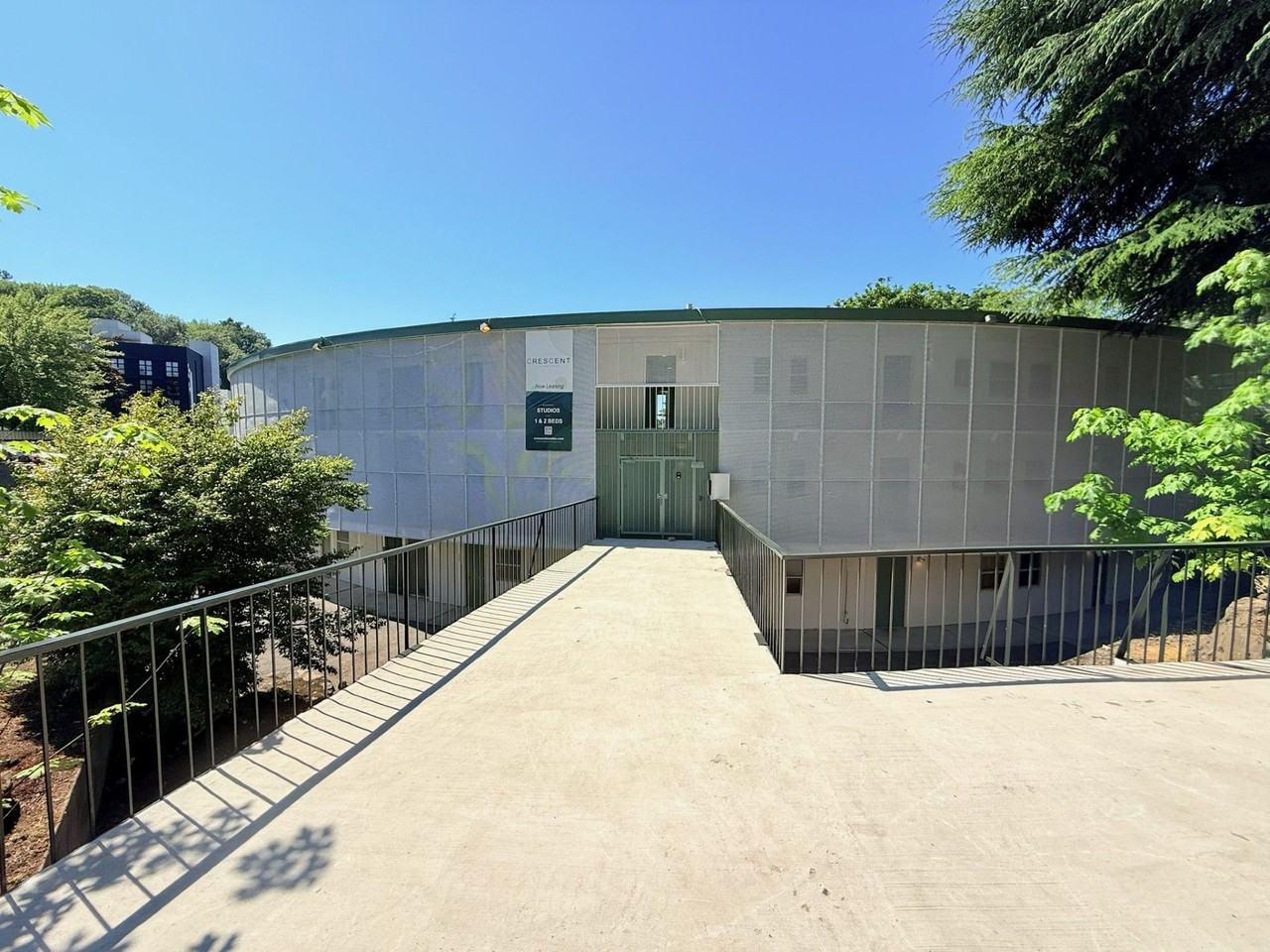 Crescent Apartments - Photo 6 of 25