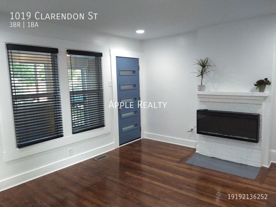 1019 Clarendon St - Photo 3 of 10
