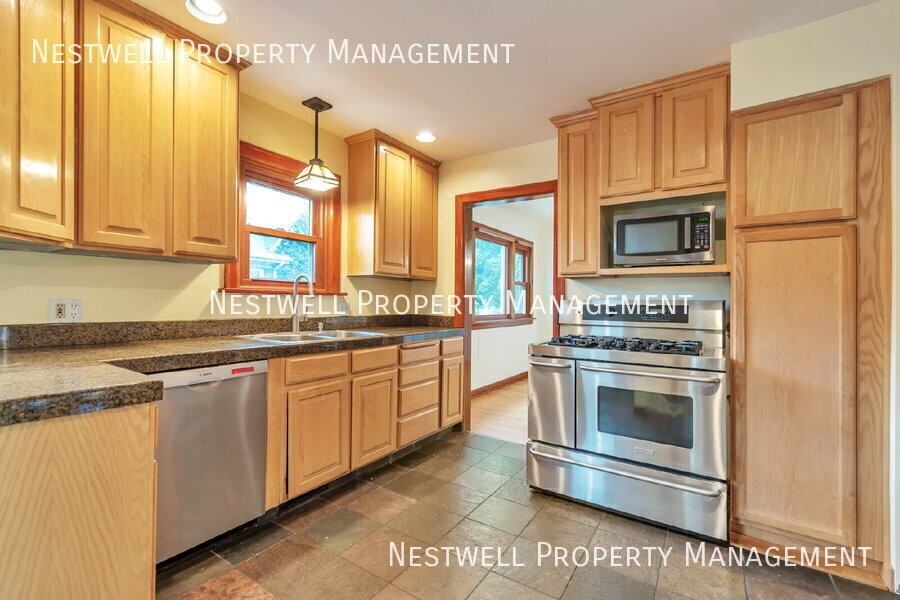 2681 S Chadwick St - Photo 2 of 31