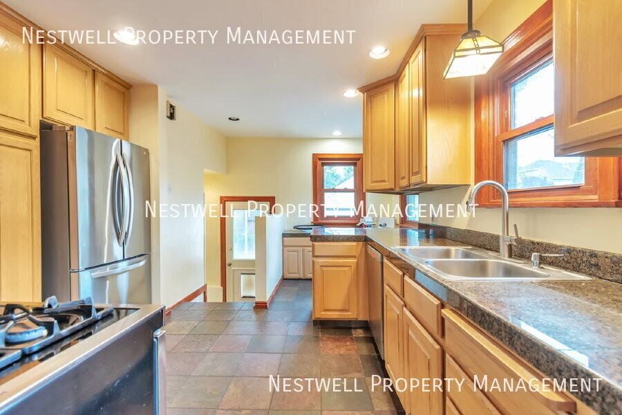 2681 S Chadwick St - Photo 3 of 31