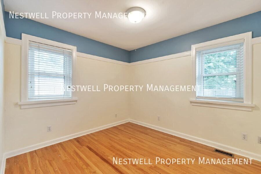 2681 S Chadwick St - Photo 4 of 31