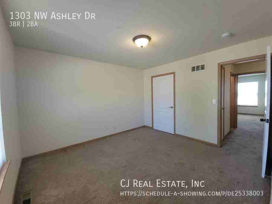 1303 Nw Ashley Dr - Photo 6 of 10