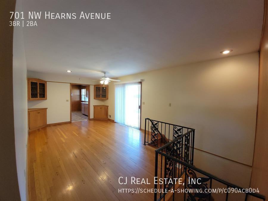 701 Nw Hearnes Ave - Photo 4 of 10