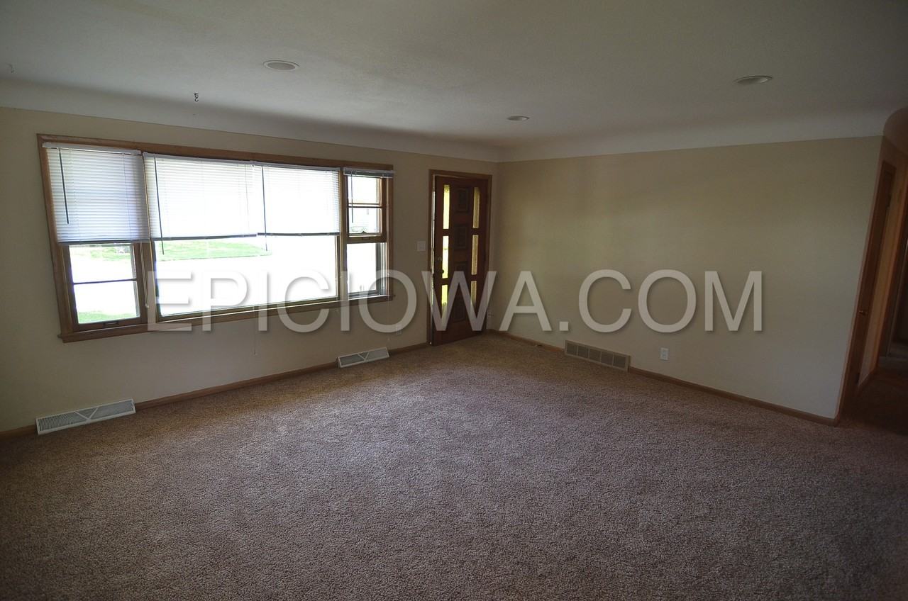 3040 3rd Ave #1 - Photo 2 of 10