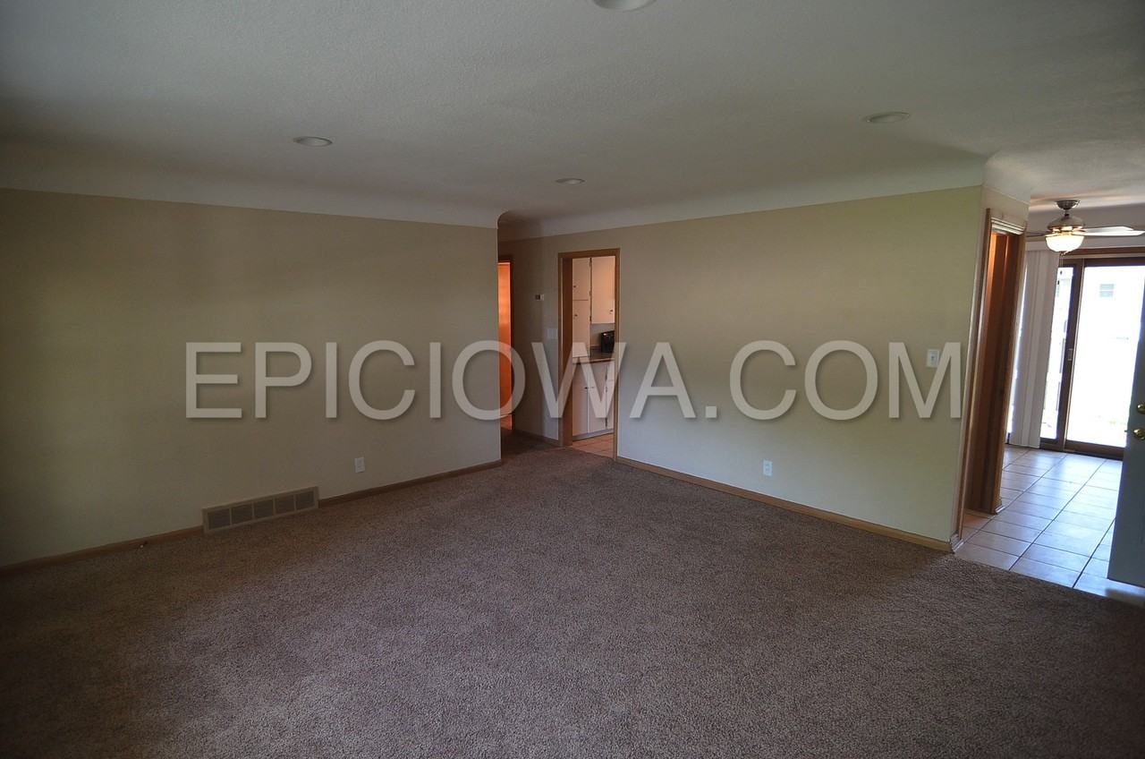 3040 3rd Ave #1 - Photo 4 of 10